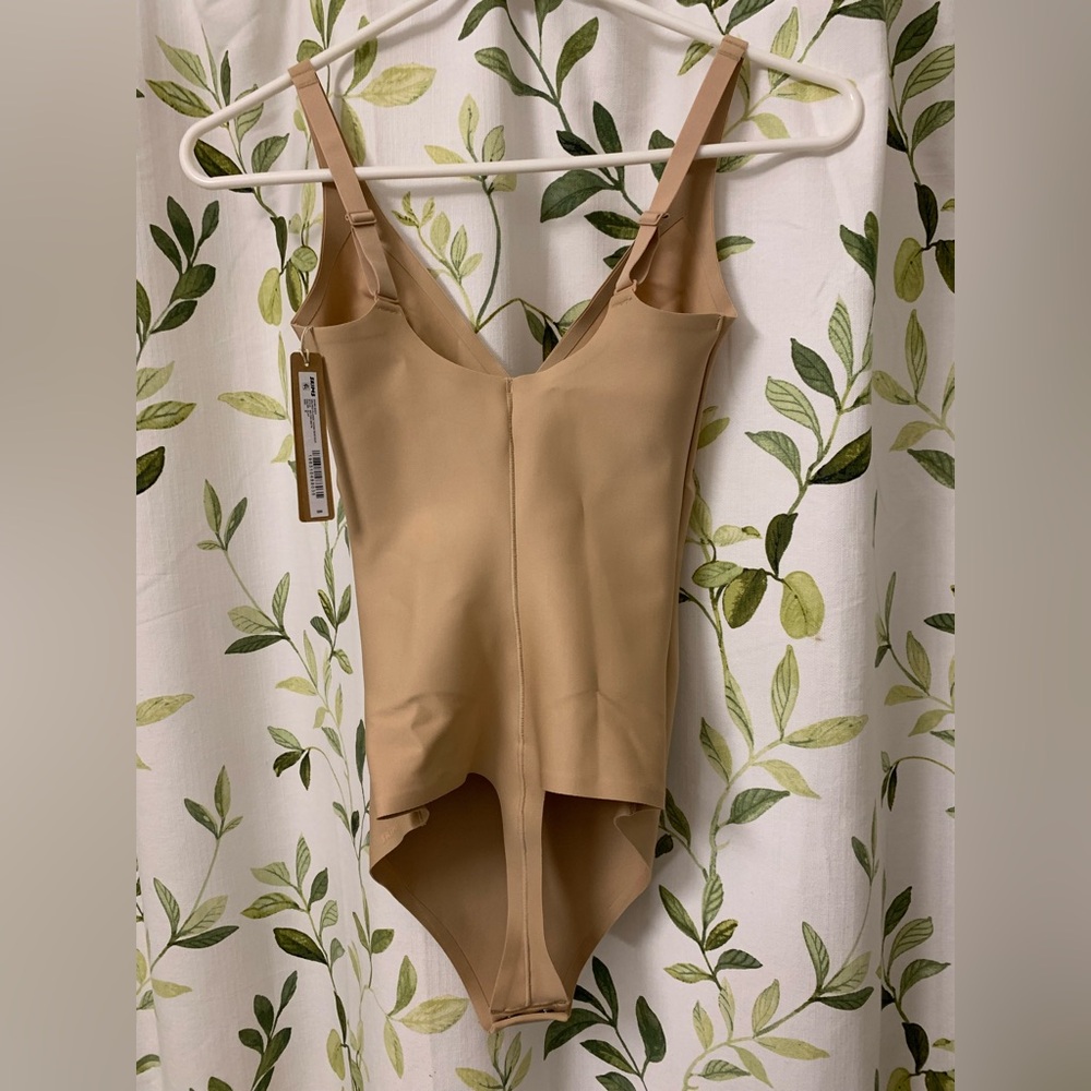SKIMS BODY UNLINED THONG PLUNGE BODYSUIT~CLAY~MEDIUM BNWT - Picture 6 of 11